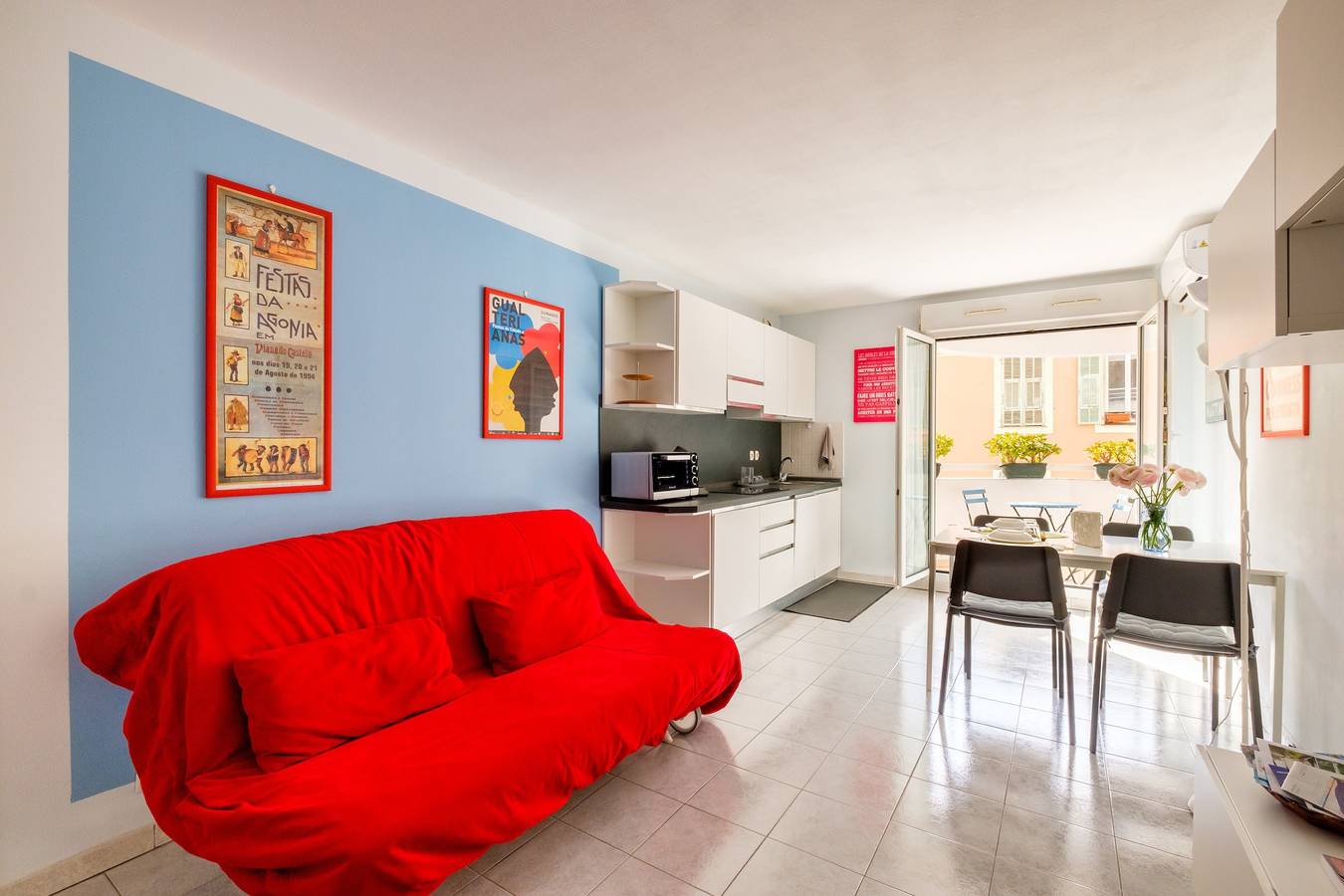 Entire apartment, Holiday Apartment "Bilocale A Nizza" with Private Terrace, Balcony & Wi-Fi in Nice (France), Nice region