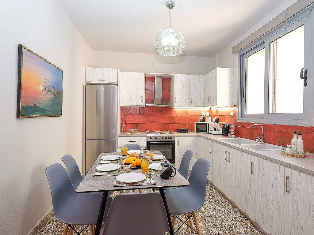 Entire apartment, Heraklion Museum View Apartment in Iraklio-Heraklio region