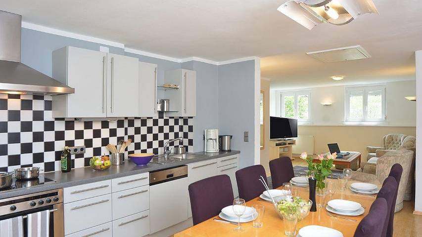 Appartement de vacances pour 8 personnes, avec jardin ainsi que balcon et vue sur le lac, animaux acceptés - 1
