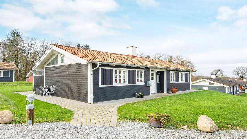 Ferienhaus für 7 Personen, mit Whirlpool und Terrasse sowie Sauna in Løjt