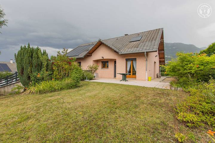 Gîte pour 6 personnes, avec Terrasse et Jardin à Chambéry