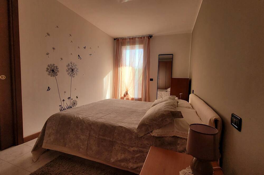 Appartamento intero, \"Il Castelletto\" appartamento indipendente, 2 terrazze , giardino con bbq . in Aviano, Provincia di Pordenone