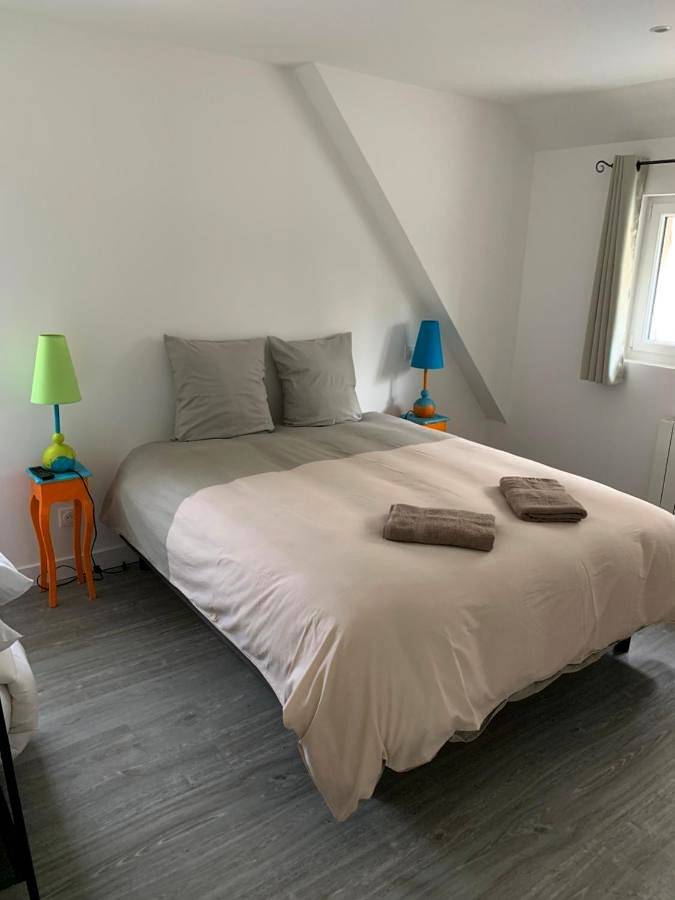 Gîte pour 9 personnes, avec vue sur le lac ainsi que piscine et jardin à Bavent - 3