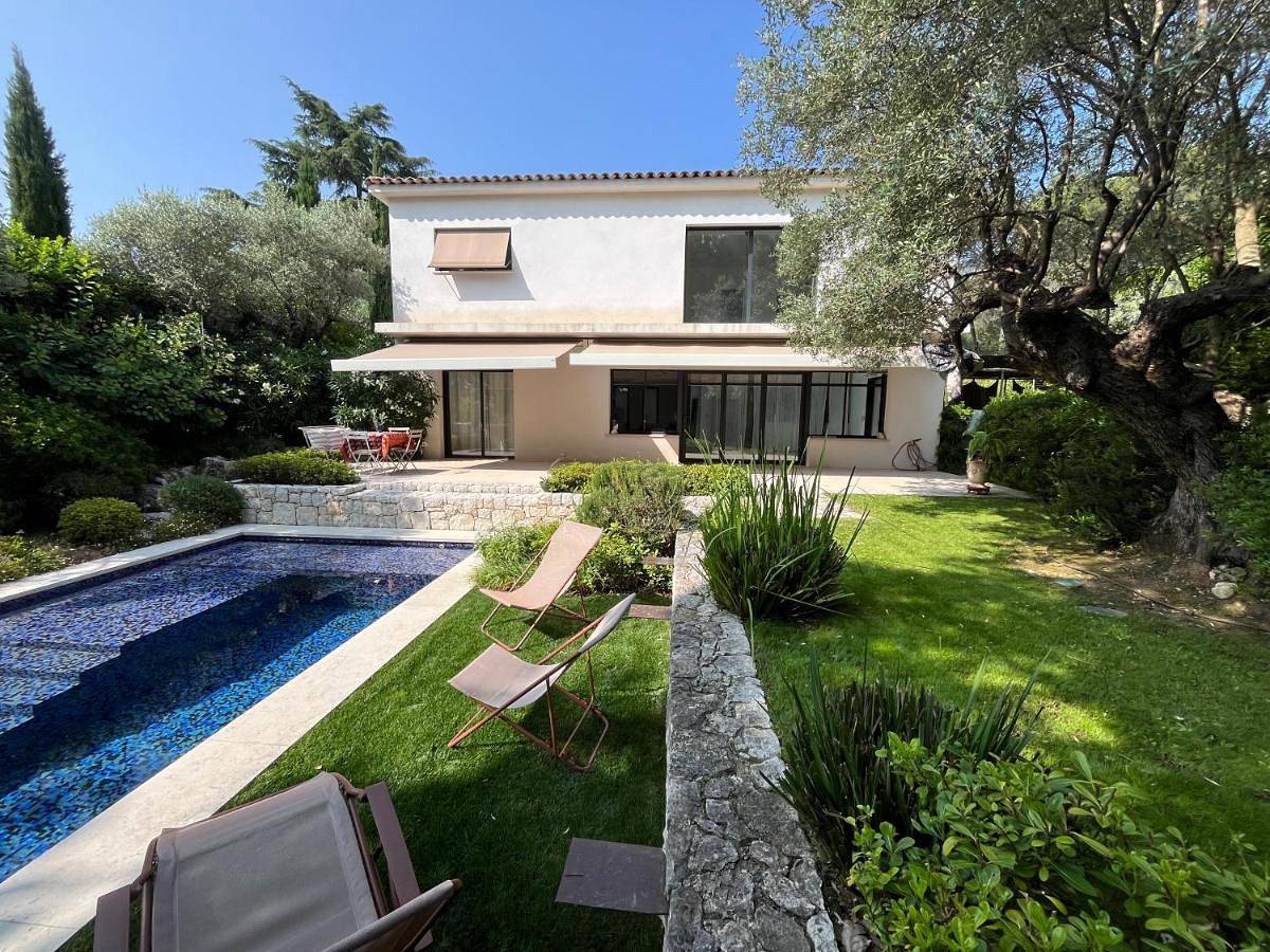 990 Riviera in Roquefort-les-Pins, Côte méditerranéenne (France)