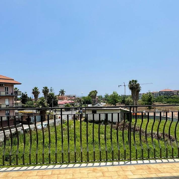 Appartamento per 2 persone, con panorama e balcone in Fiumefreddo di Sicilia