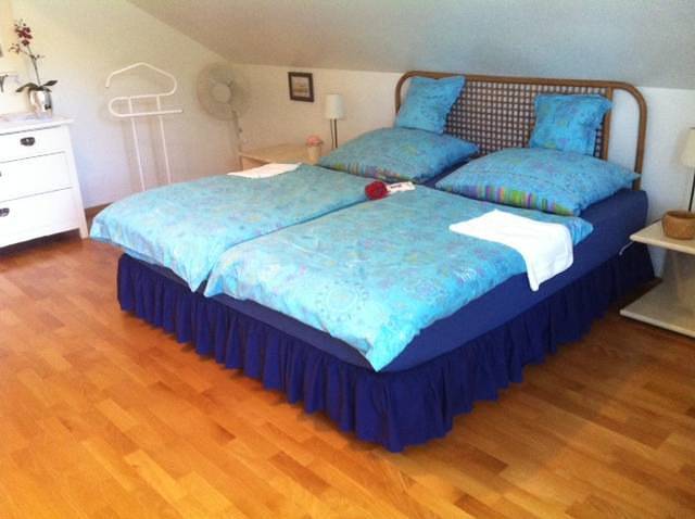 Ganze Ferienwohnung, Haus Schönblick - Ferienwohnung 100qm, 2 Schlafzimmer, max. 5 Personen in Dettingen an der Erms, Albsteig Etappe 9
