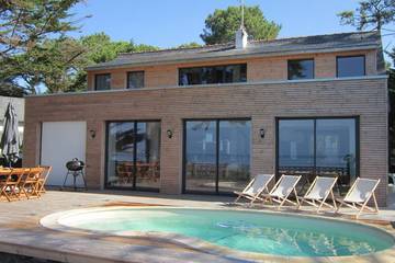 Location de vacances pour 12 personnes, avec terrasse et jardin à Assérac