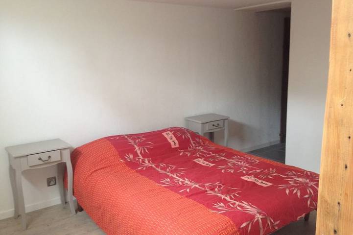 Location de vacances pour 6 personnes, avec terrasse et jardin à Espéraza - 2