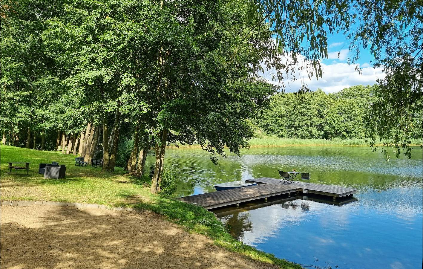 Ganze Ferienwohnung, Gemütliche Wohnung mit Terrasse, Parkplatz & WiFi - Passow 2km in Passow, Ludwigslust-Parchim
