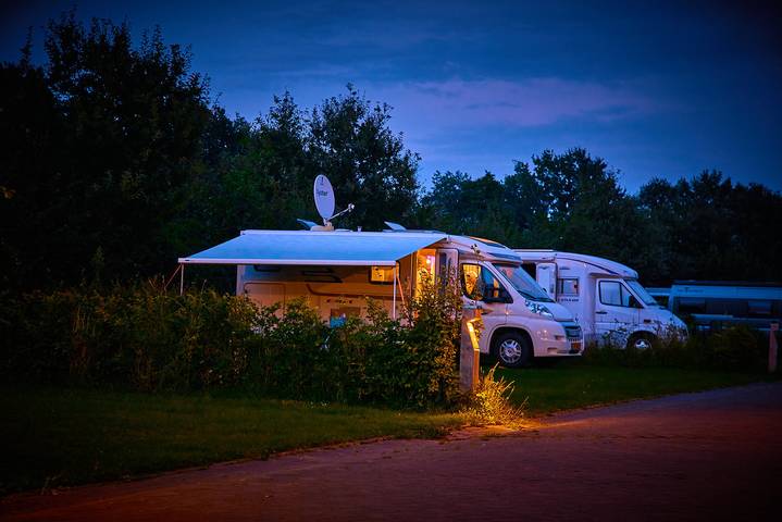 Camping voor 6 personen, with Terras and Kinderzwembad as well as Zwembad in Barneveld Gemeente