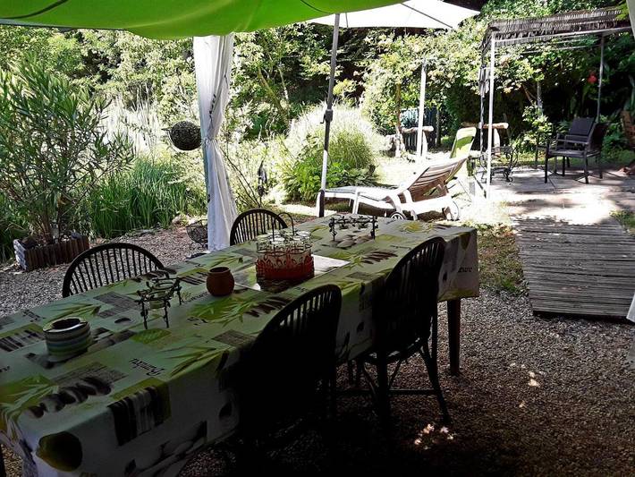 Gîte pour 2 personnes, avec vue ainsi que vue sur le lac et jardin à Tursac - 4