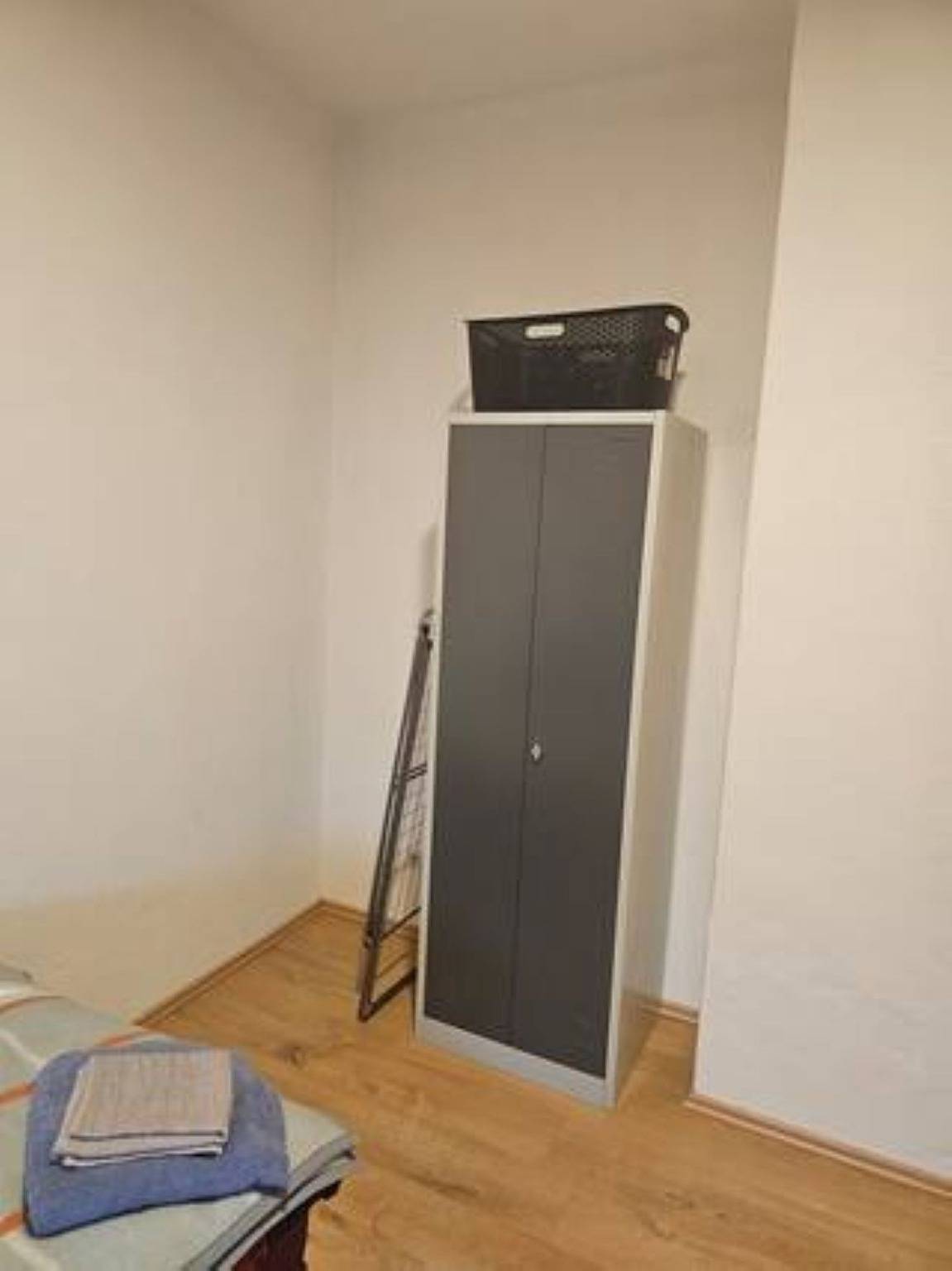 Ganze Ferienwohnung, Voll ausgestattete Monteur- Ferienwohnung direkt an der Raffinerie Leuna in Leuna, Saale-Unstrut