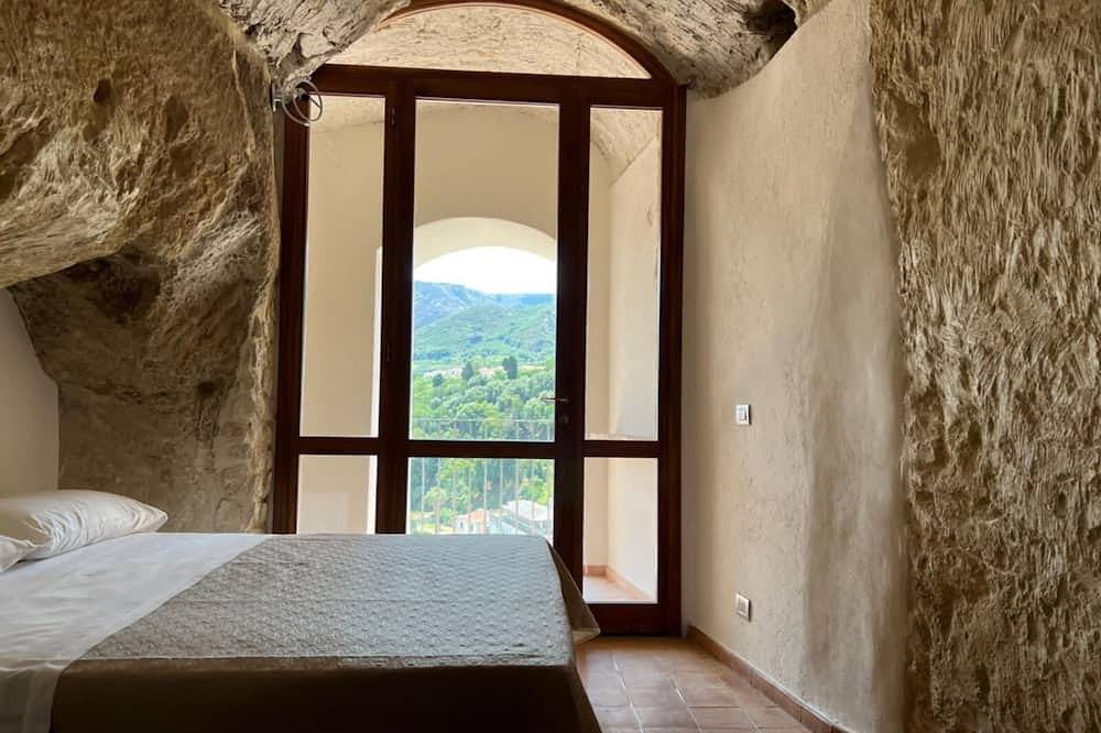 Entire apartment, Apartment with Sea View in Tropea, Vibo Valentia Province
