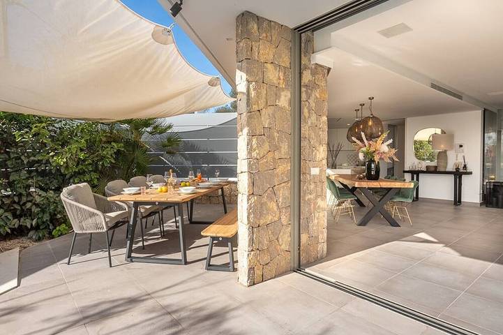 Villa for 8 people, with terrace and hot tub as well as garden - 1