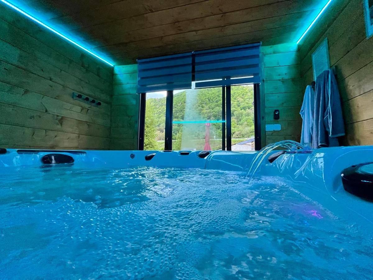 Le Hourmigué maison 130m2 avec jacuzzi à 15mn de Luchon in Cierp-Gaud, Pyrénées
