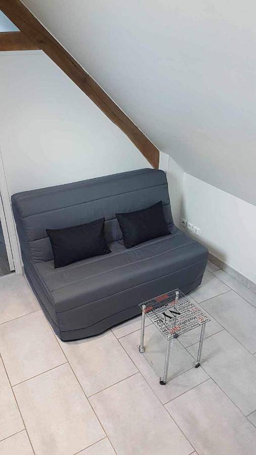 Appartement entier, One-Bedroom Apartment in Bazicourt, Oise