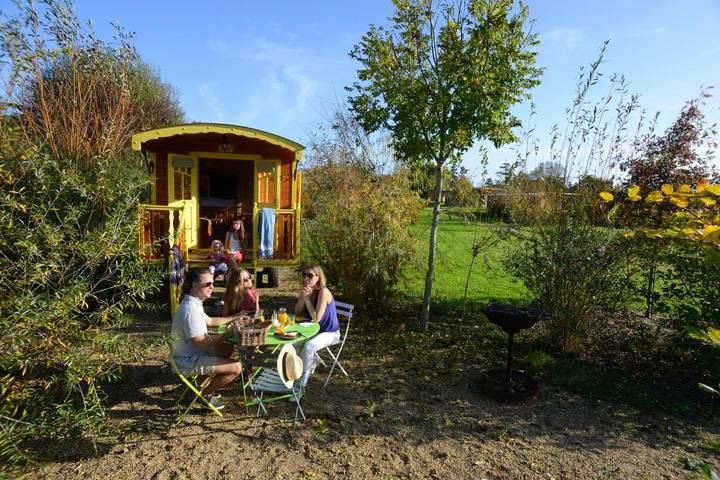 Maison de vacances pour 6 personnes, avec jacuzzi et sauna ainsi que piscine et jardin, adapté aux familles