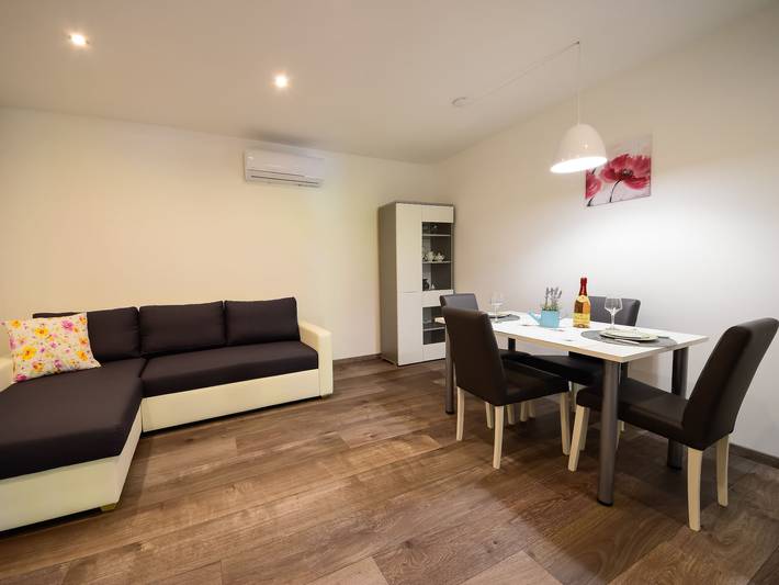 Ferienwohnung für 2 Personen, mit Terrasse und Garten in Opatija Riviera - 3
