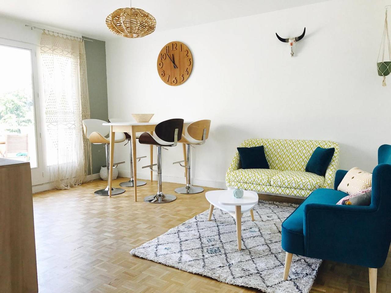Entire apartment, Close to Lake & Old Town – 2-Bedroom Apartment with Large Terrace in Annecy, Annecy region