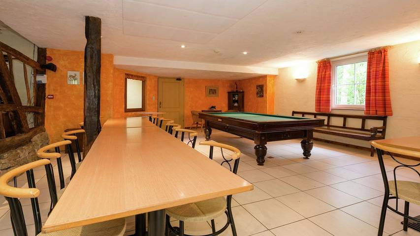 Location de vacances pour 16 personnes, avec jardin à Wéris - 3