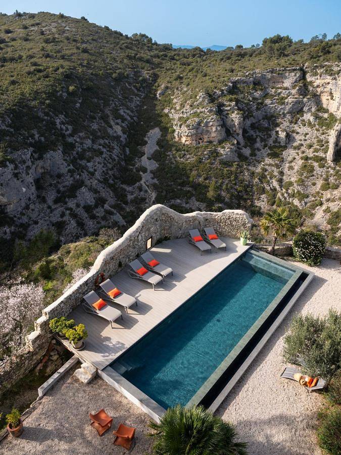 Gîte pour 2 personnes, avec terrasse ainsi que jardin et piscine à Méthamis - 4