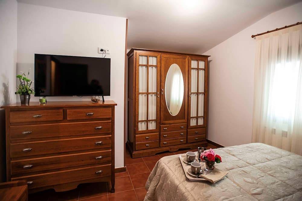 Casa Rural El Retiro de los Casasola in Establés, Guadalajara Province