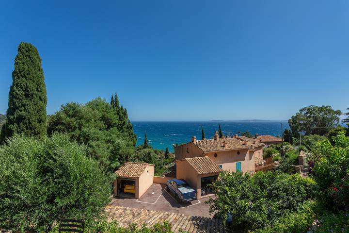 Location de vacances pour 6 personnes, avec Balcon et Jardin à Rayol-Canadel-sur-Mer