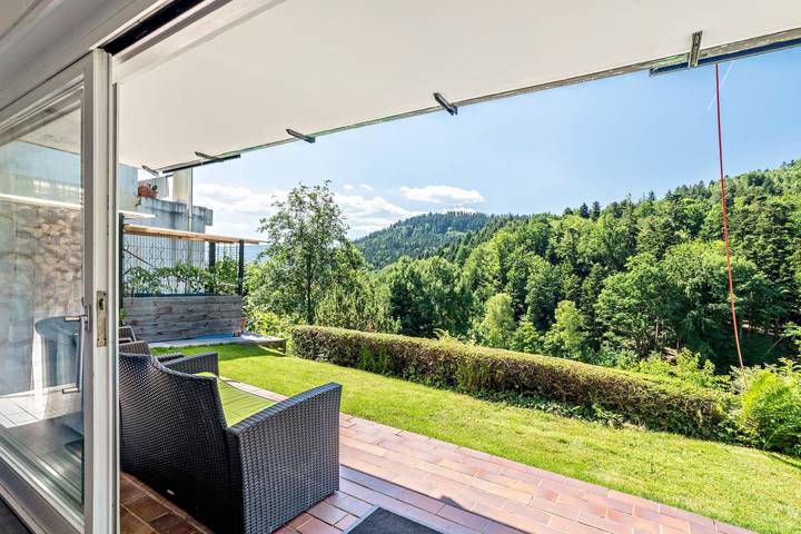 Ganze Wohnung, Apartment 'Burkhardt' mit Bergblick, privater Terrasse und Wlan in Bad Herrenalb, Nordschwarzwald