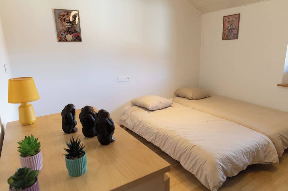 Entire apartment, Bright duplex 120 m², 6/8 pers, balcony, Jura nature in Saint-Claude (Jura), Parc naturel régional du Haut-Jura