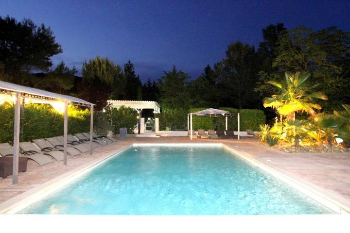 Hôtel pour 2 personnes, avec jardin et piscine, animaux acceptés