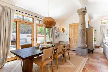 Vacation Home for 10 Guests in Palm Springs, Coachella Valley, Picture 1