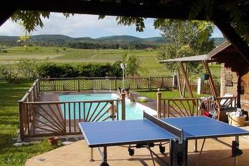 Gîte pour 14 personnes, avec jardin et sauna, animaux acceptés à Villeneuve-Minervois