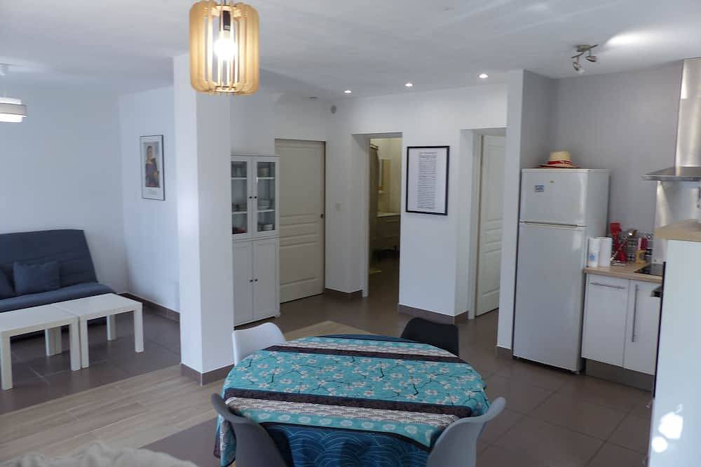 Apartamento entero, Large air-conditioned T2, private parking near the center and beach in La Côte Vermeille, Banyuls-sur-Mer