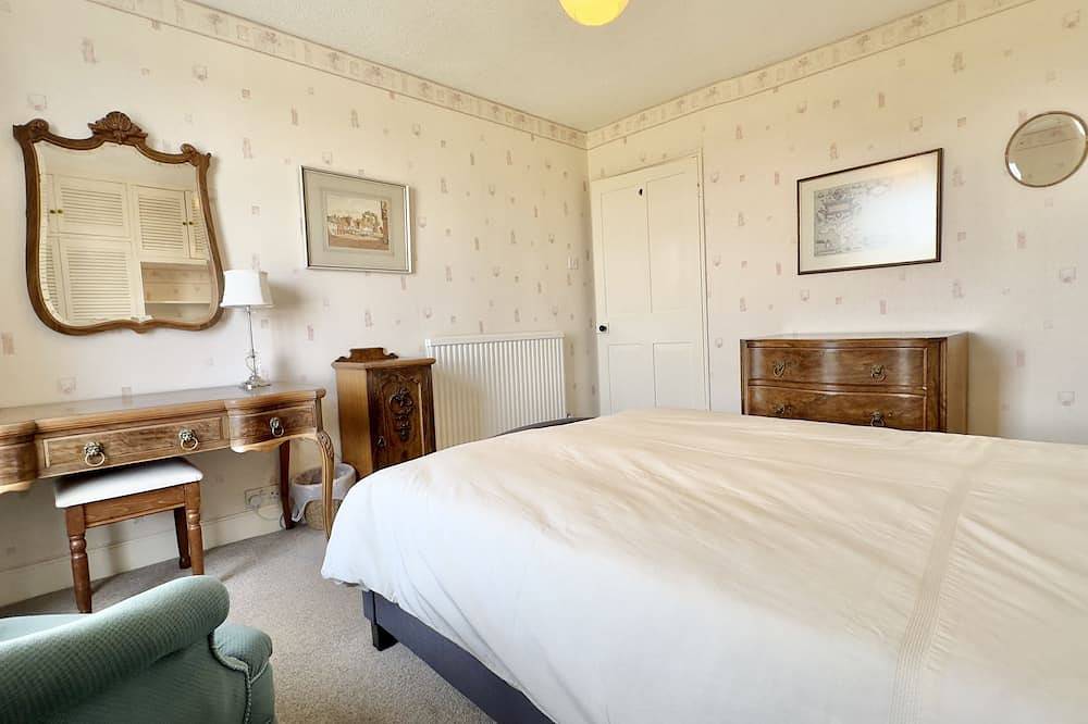 Coswarth Cottage  -  a character property that sleeps 6 guests  in 3 bedrooms in Padstow, Cornwall