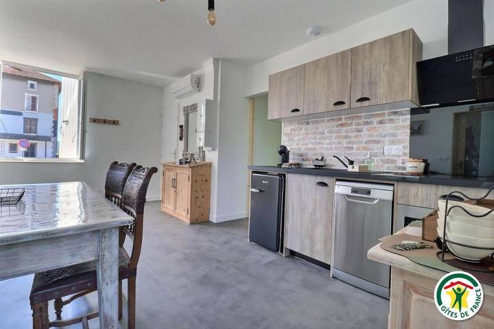 Gîte pour 3 personnes, avec jardin à Épinouze