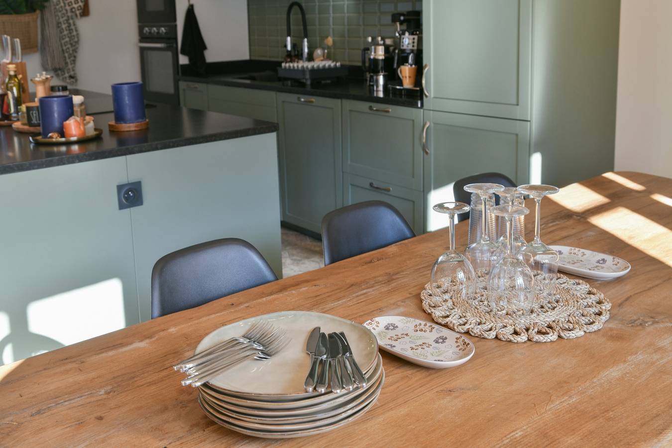 Cottage „La Maison De La Pépée“ mit Bergblick und Gemeinschaftsterrasse in Groslée, Groslée-Saint-Benoît
