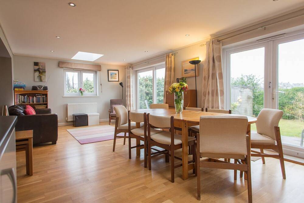 Apartment for 9 People in Perranporth, Cornwall
