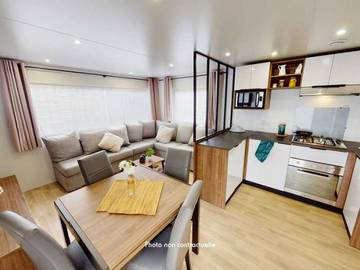 Camping pour 6 personnes, avec terrasse et bassin pour enfant à Canet-en-Roussillon