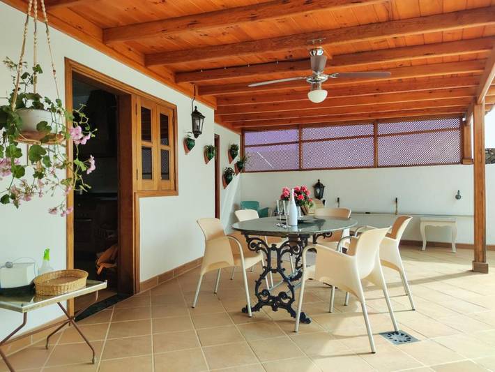 Location de vacances pour 6 personnes, avec vue ainsi que jardin et piscine dans El Mojón (Lanzarote) - 2