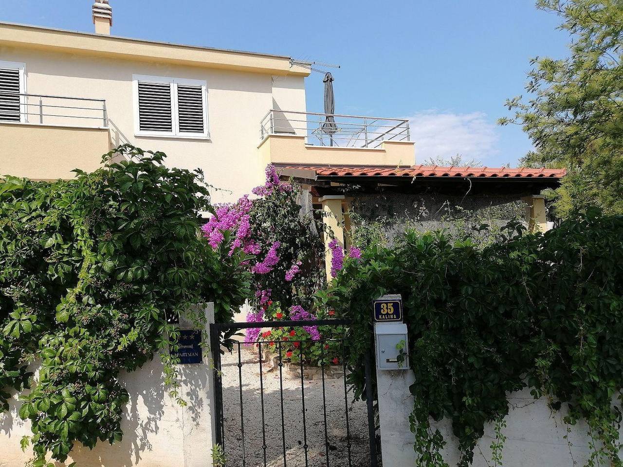 Ganze Ferienwohnung, Ferienwohnung für 4 Personen mit Garten in Milna, Brac