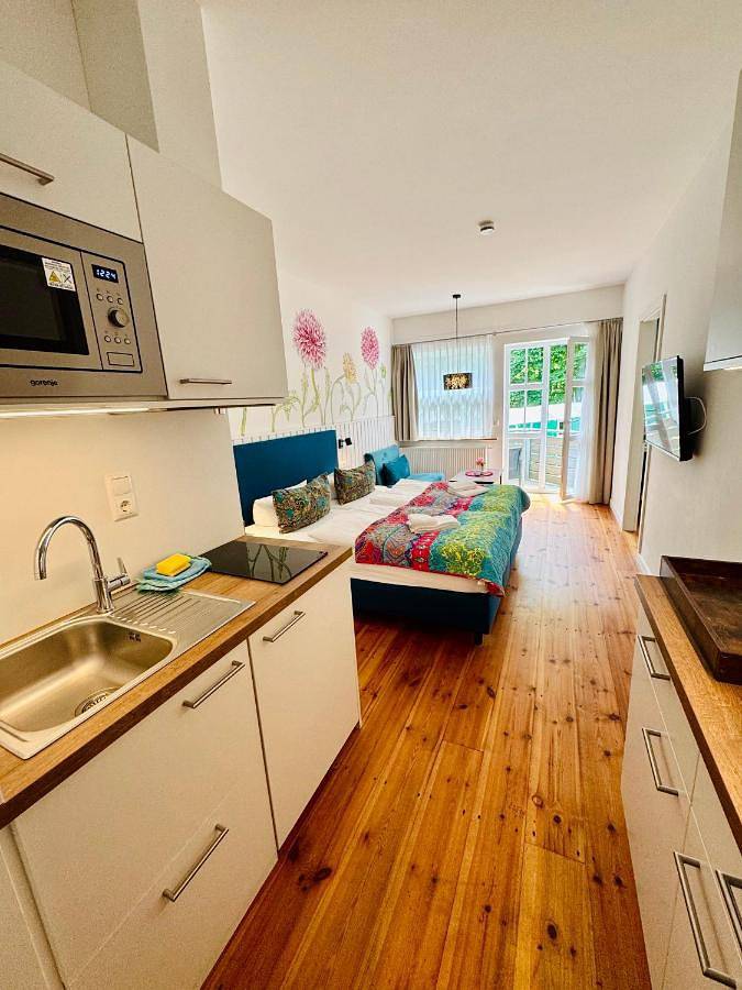 Ferienwohnung für 2 Personen, mit Terrasse und Garten sowie Sauna und Seeblick in Neuruppin - 4