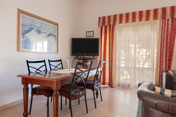 Habitación 'Bandb Cindy - Habitación Rosa' con terraza privada, Wi-Fi y aire acondicionado in Cascina, Costa de la Maremma
