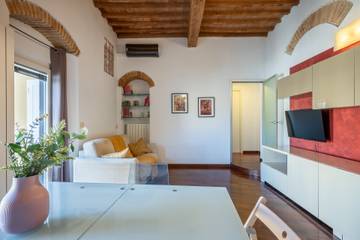 Ferienwohnung für 4 Personen, mit Ausblick und Balkon in Livorno