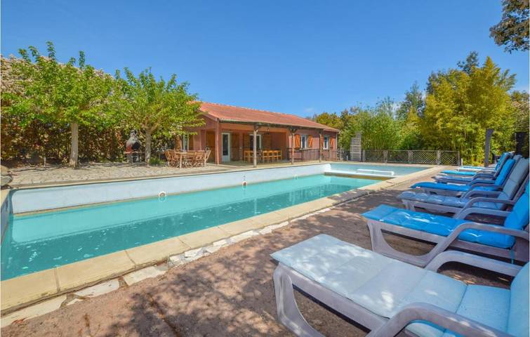 Location de vacances pour 12 personnes, avec piscine et jacuzzi, animaux acceptés à Canale-di-Verde