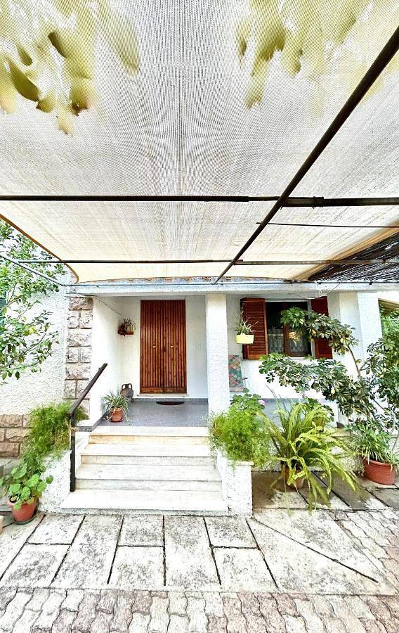 Maison de vacances pour 7 personnes, avec Jardin à Abbasanta