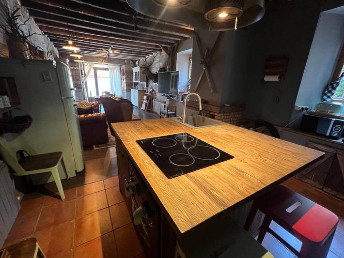 Apartamento para 6 personas, con Jacuzzi además de Terraza y Jardín en Llivia