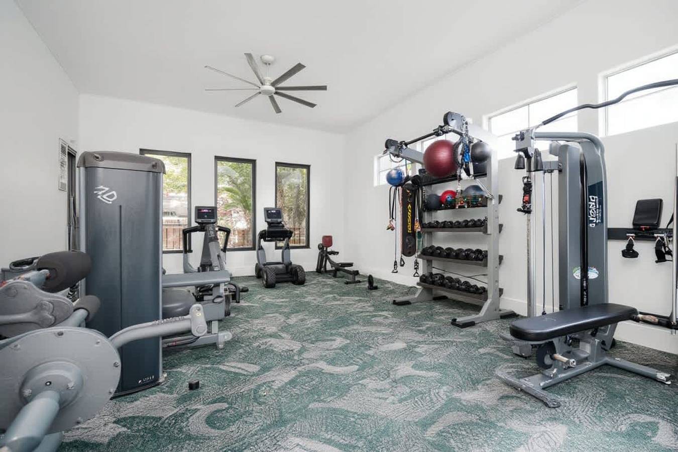 Apartamento entero, Boulevard Stays Tranquil 1Br King Suite Pool  Parking Gym 03 in Condado de Travis