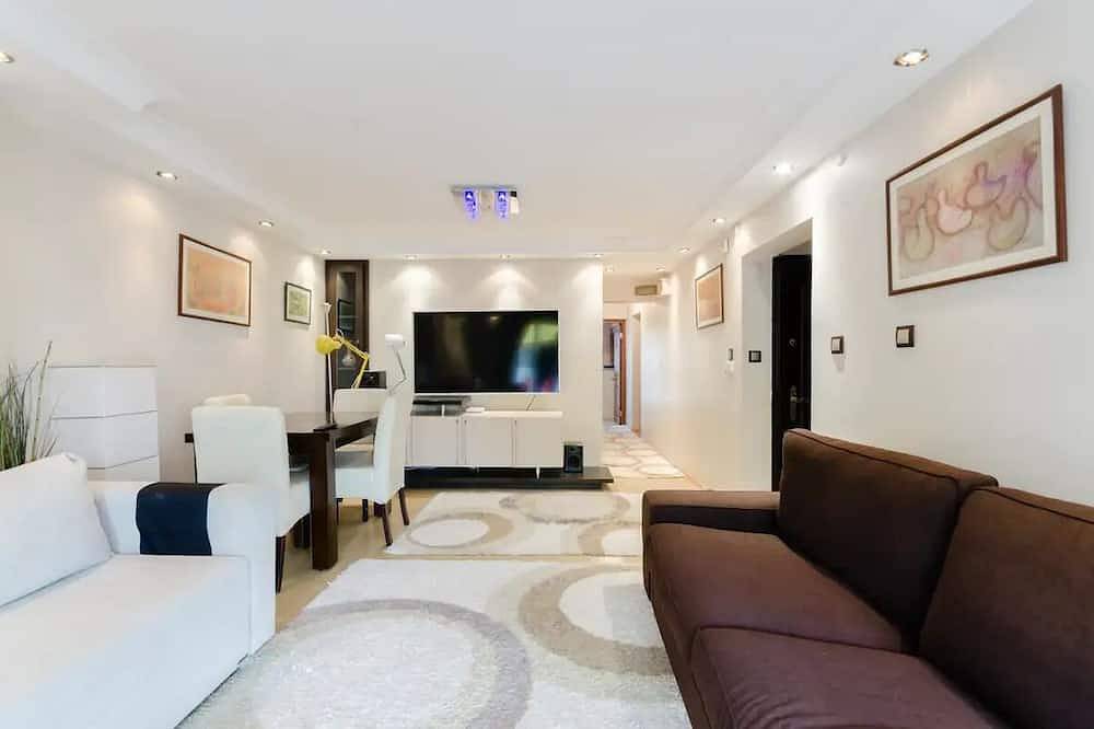 Entire apartment, Top Location Seaview & City Center & Kordon & Walking St in Izmir Province