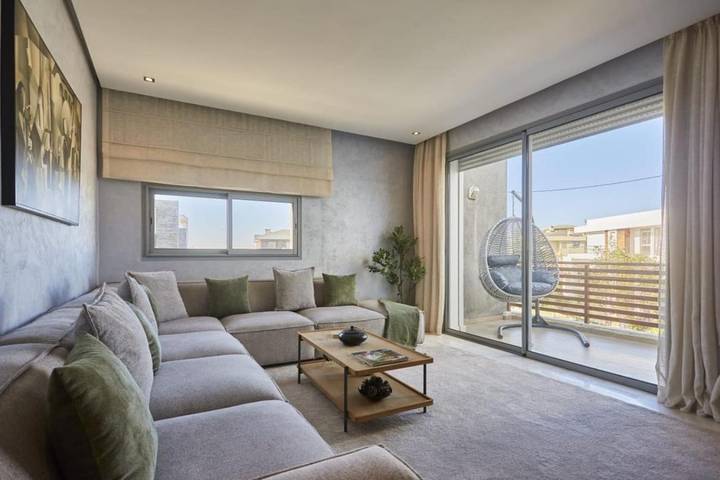 Gîte pour 8 personnes, avec jardin et piscine à Bouskoura