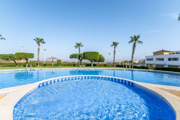 Entire apartment, Apartment 'Sweet Home' with Shared Pool, Wi-Fi and Air Conditioning in Mediterraneo (Gran Alacant), Monte Faro